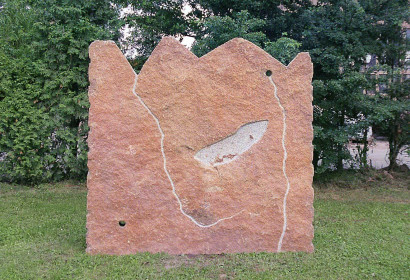 Lausitzer Landschaft, 1996<br />Lausitzer Granit, H190 cm
