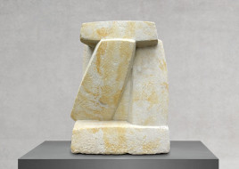 Bündel, 2013<br />
Sandstein, H 34 cm, Ansicht 2